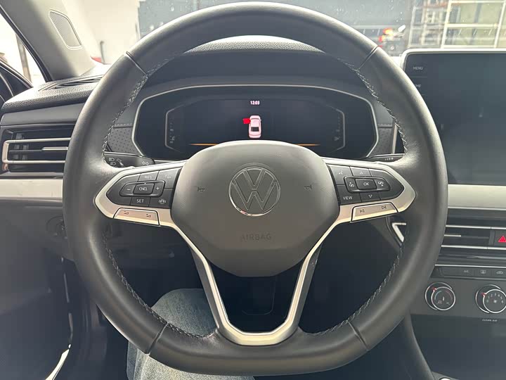 Фото 9 - Volkswagen Lavida