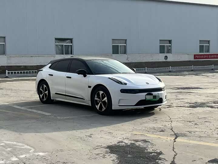 Фото 9 - Zeekr 001