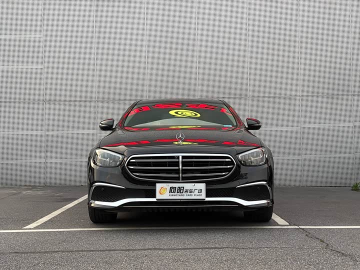 Фото 2 - Mercedes-Benz E-Class