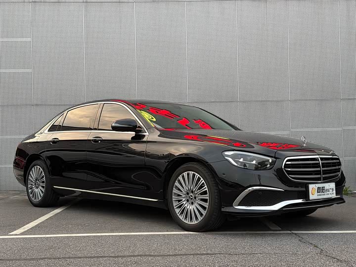 Фото 3 - Mercedes-Benz E-Class