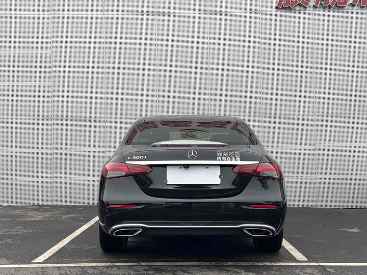 Фото 6 - Mercedes-Benz E-Class