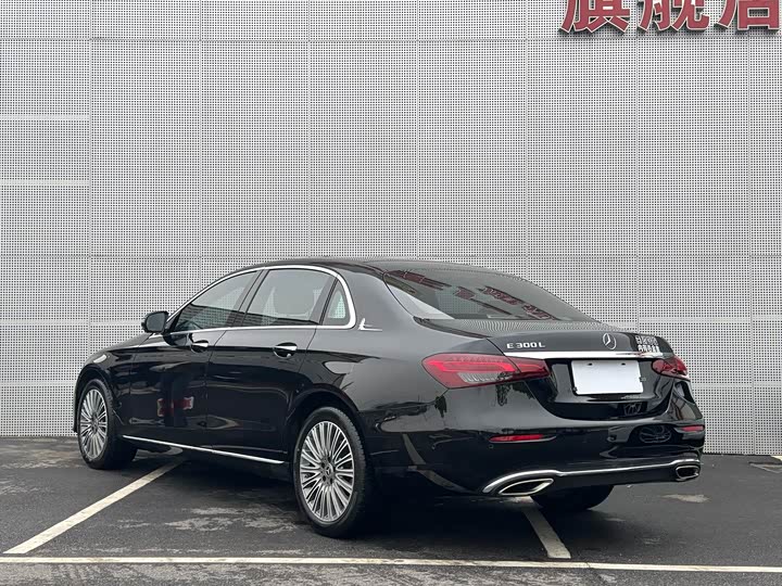 Фото 7 - Mercedes-Benz E-Class