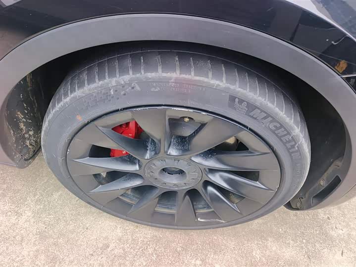 Фото 6 - Tesla Model Y