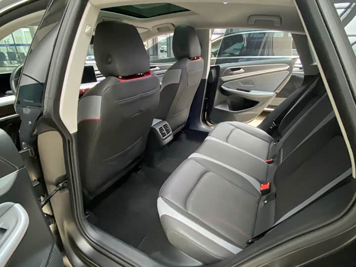 Фото 9 - Volkswagen Lamando L