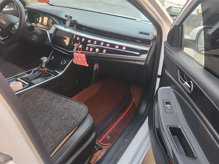 Фото 8 - Chery Arrizo 5