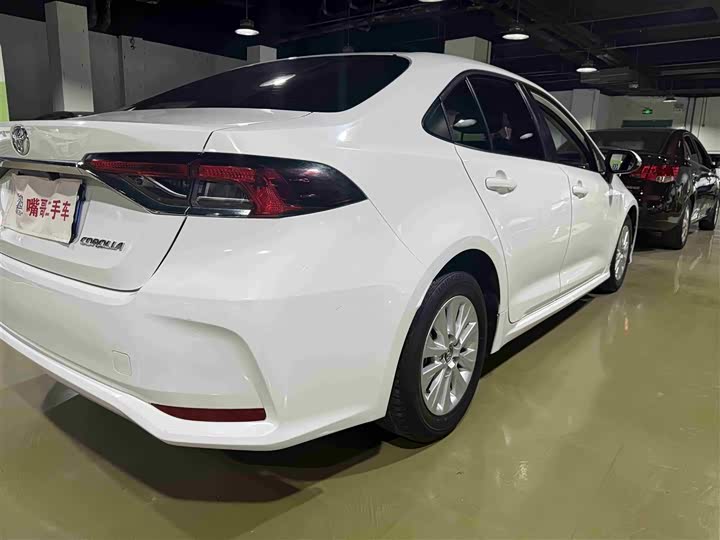 Фото 3 - Toyota Corolla