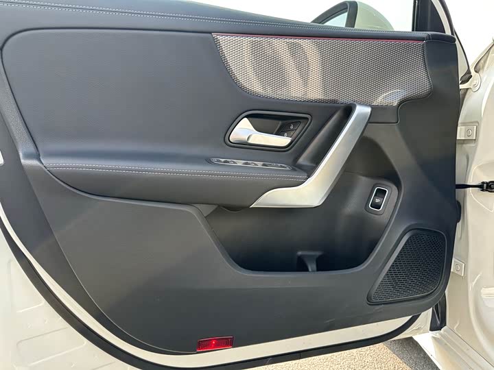 Фото 5 - Mercedes-Benz A-Class