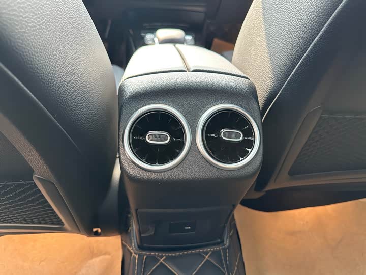 Фото 8 - Mercedes-Benz A-Class