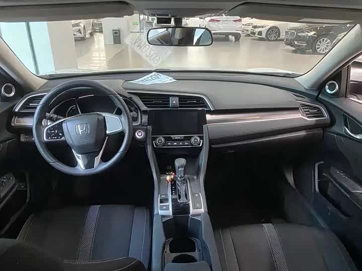 Фото 4 - Honda Civic