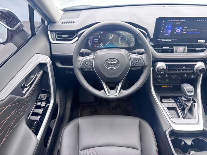 Фото 7 - Toyota RAV4