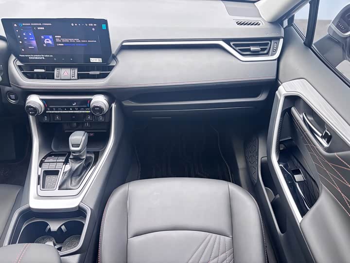 Фото 8 - Toyota RAV4