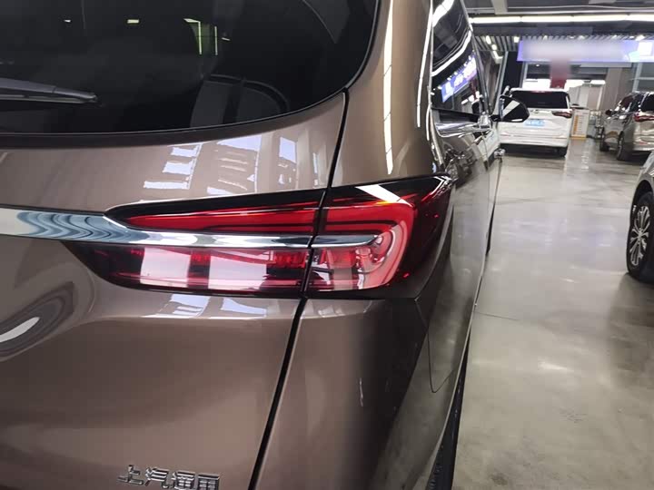 Фото 8 - Buick GL8 ES