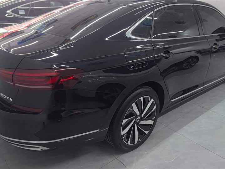 Фото 3 - Volkswagen Passat