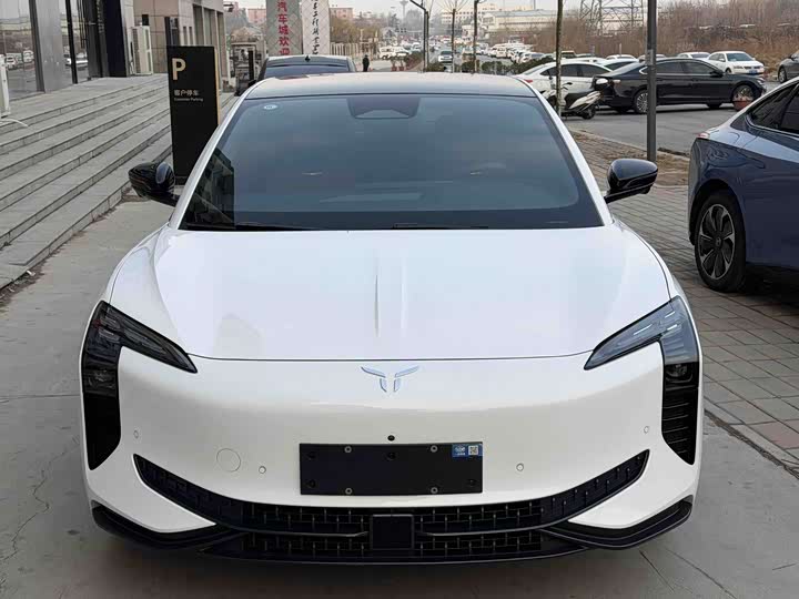 Фото 2 - Hongqi EH7