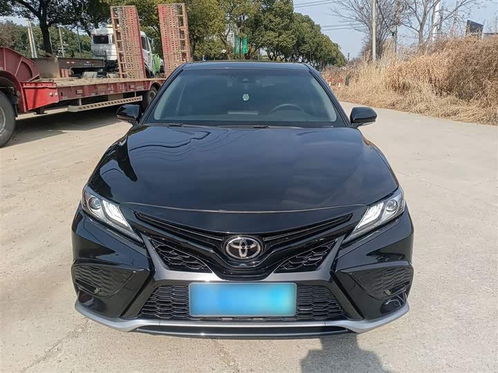 Фото 3 - Toyota Camry