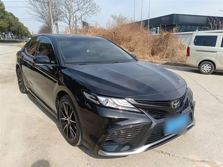 Фото 4 - Toyota Camry