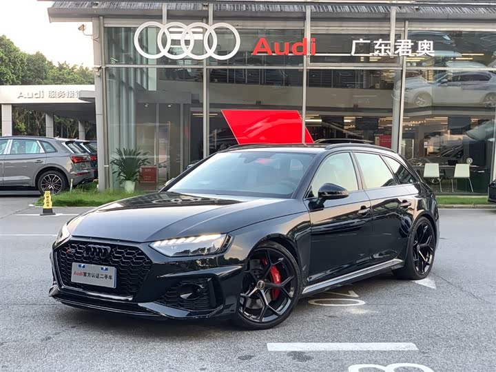 Фото 1 - Audi RS 4