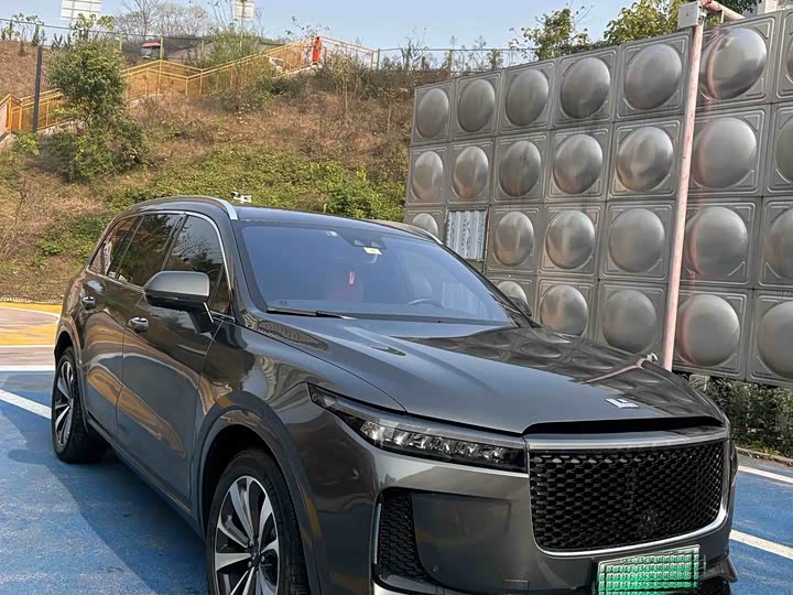 Фото 2 - LiXiang One