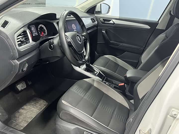 Фото 9 - Volkswagen T-Roc