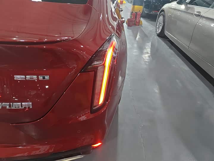 Фото 8 - Cadillac CT4