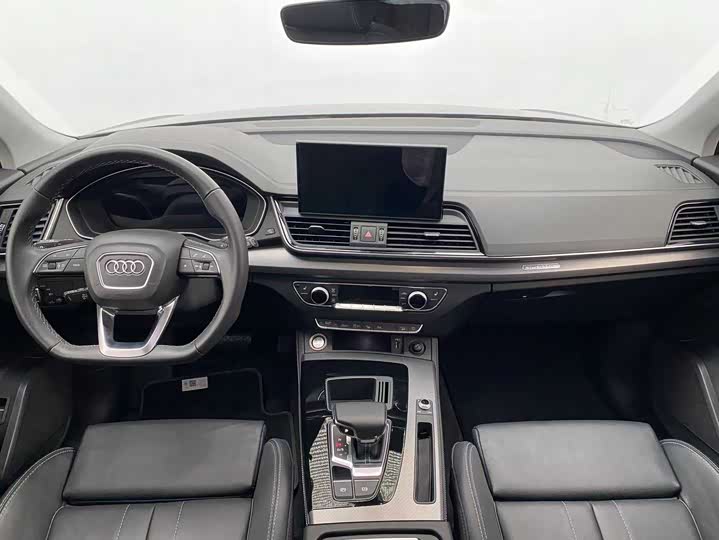 Фото 9 - Audi Q5L