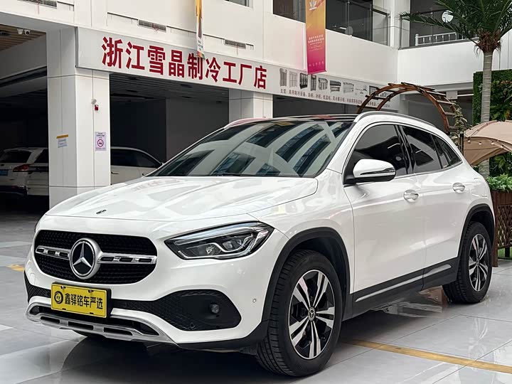 Фото 1 - Mercedes-Benz GLA-Class
