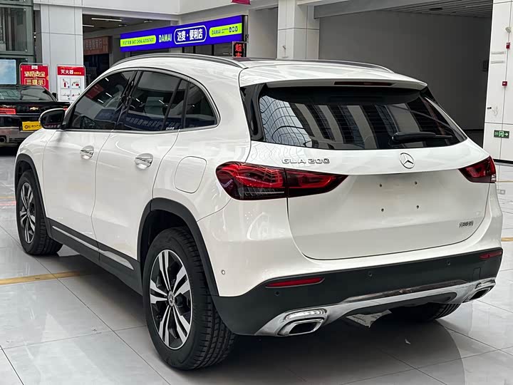 Фото 6 - Mercedes-Benz GLA-Class