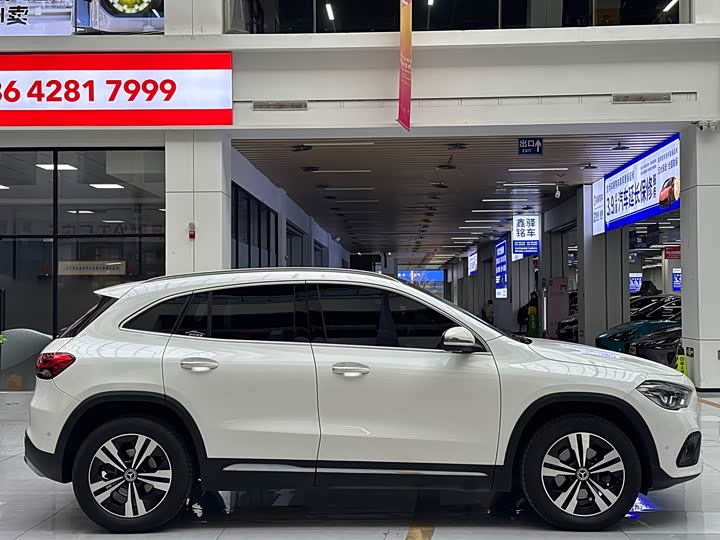 Фото 7 - Mercedes-Benz GLA-Class