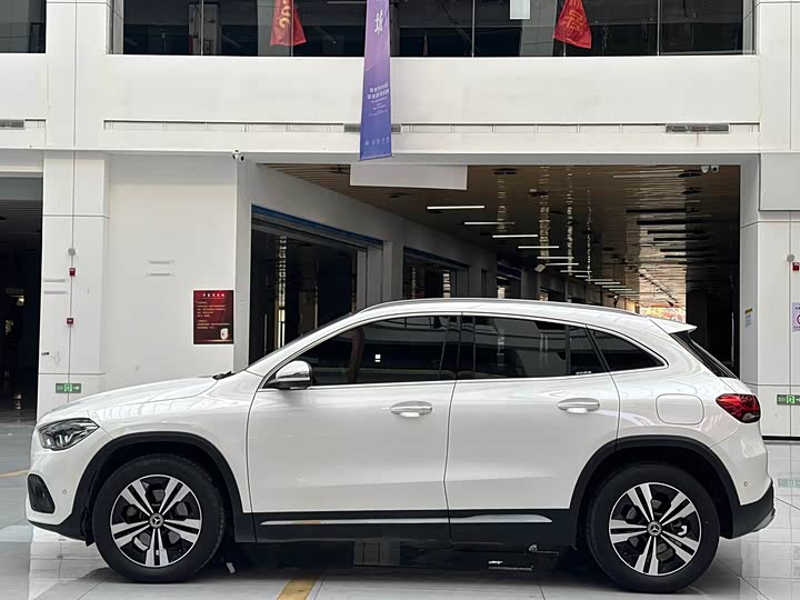 Фото 8 - Mercedes-Benz GLA-Class