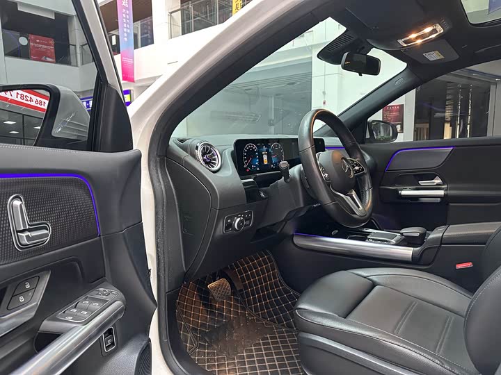 Фото 9 - Mercedes-Benz GLA-Class