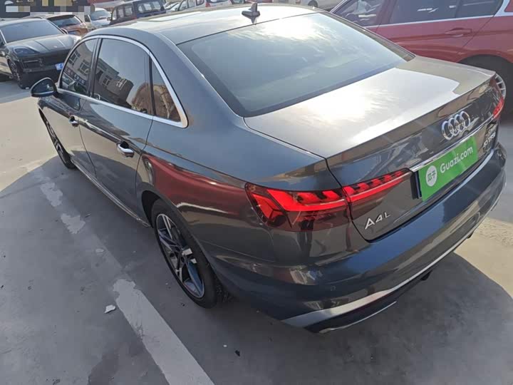 Фото 5 - Audi A4L