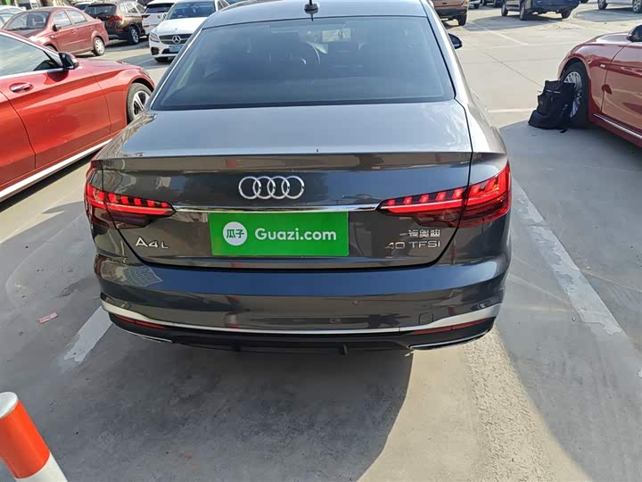 Фото 6 - Audi A4L