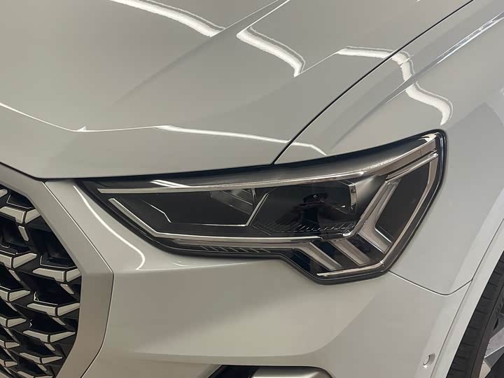 Фото 9 - Audi Q3