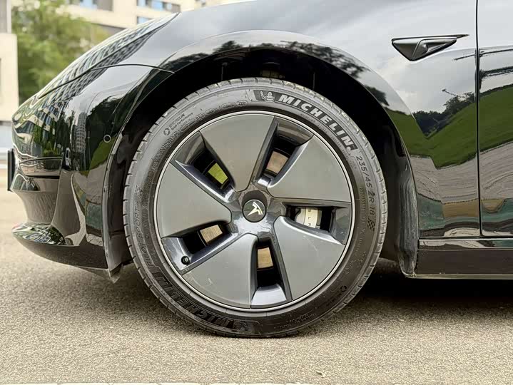 Фото 6 - Tesla Model 3