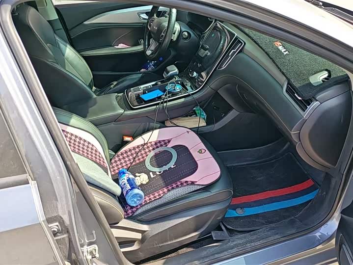 Фото 8 - Roewe i6 Max