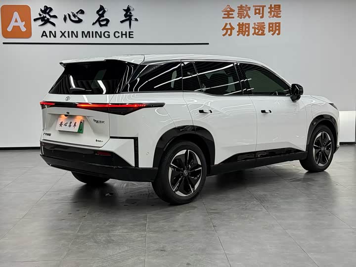 Фото 3 - Toyota bZ3X