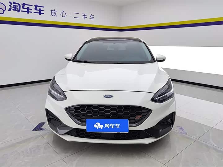 Фото 2 - Ford Focus