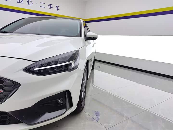 Фото 5 - Ford Focus