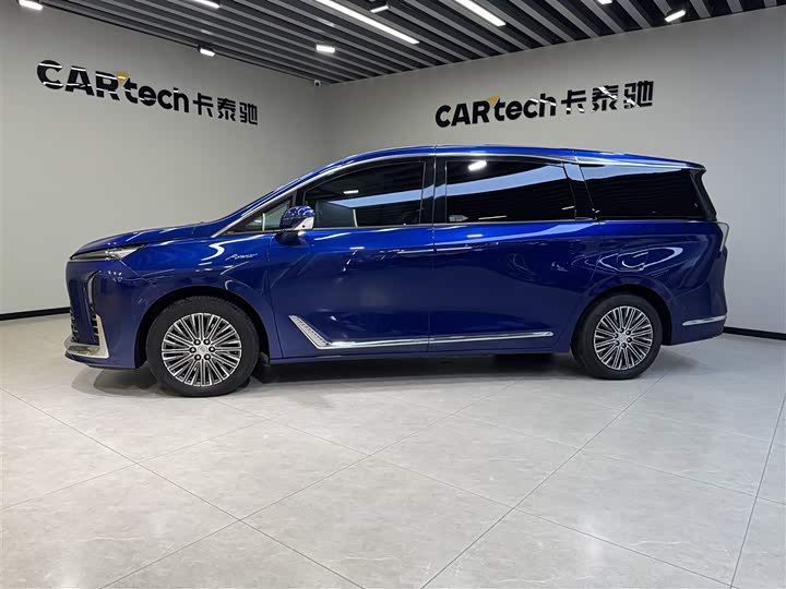 Фото 7 - Buick GL8 Hybrid