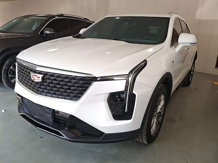 Фото 1 - Cadillac XT4