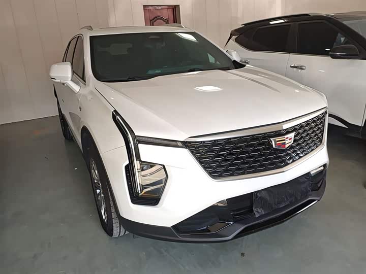 Фото 4 - Cadillac XT4