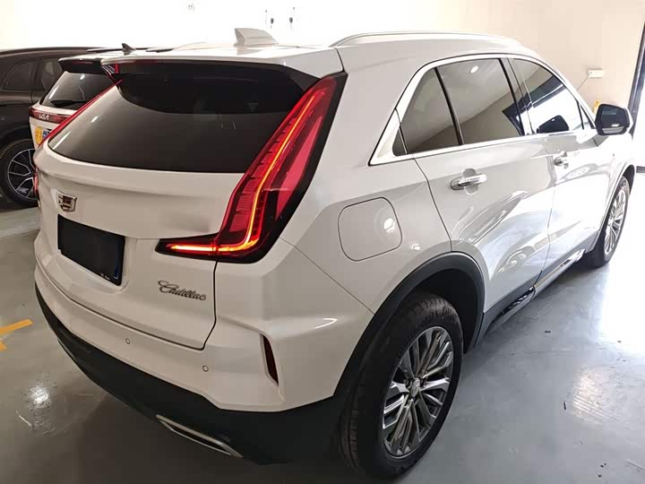 Фото 7 - Cadillac XT4