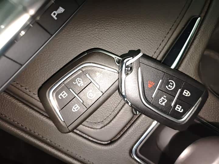 Фото 9 - Cadillac XT4