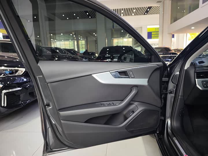 Фото 3 - Audi A4L