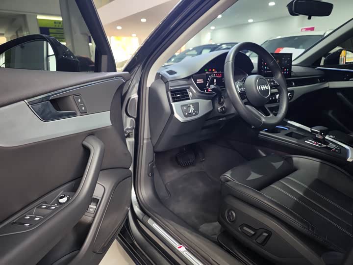 Фото 4 - Audi A4L