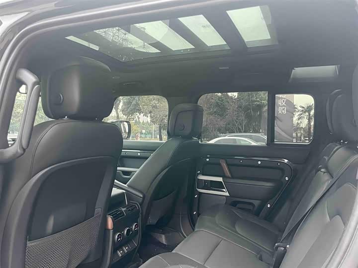 Фото 6 - Land Rover Defender