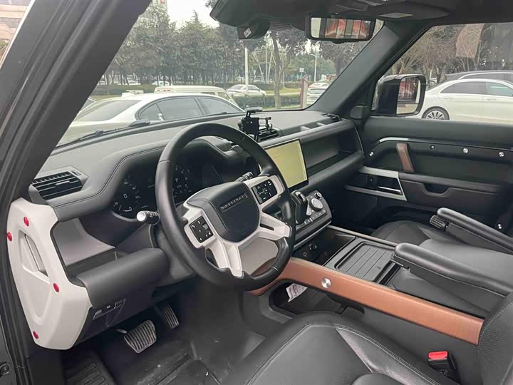 Фото 7 - Land Rover Defender