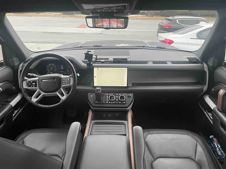 Фото 8 - Land Rover Defender