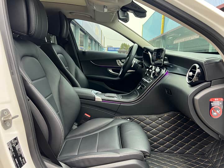 Фото 9 - Mercedes-Benz C-Class