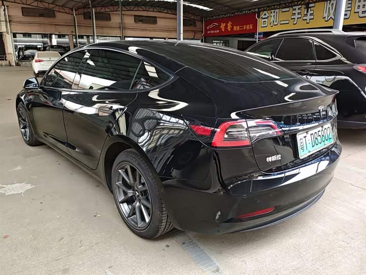 Фото 5 - Tesla Model 3